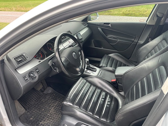 Volkswagen Passat 8 of 16