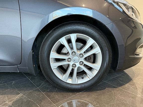 Kia Ceed 3 of 14