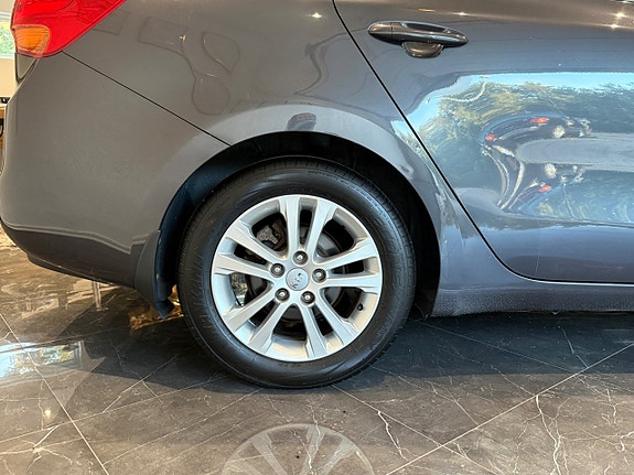 Kia Ceed 4 of 14