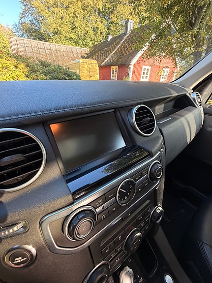 Land Rover Discovery 4 18 of 26