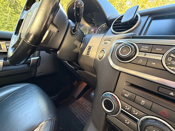 Land Rover Discovery 4 30 of 30