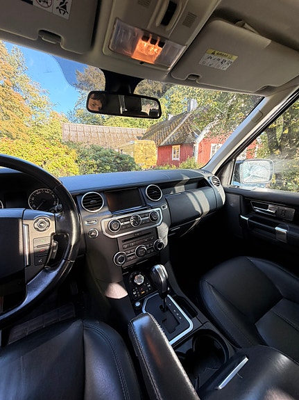 Land Rover Discovery 4 13 of 26