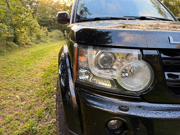 Land Rover Discovery 4 2 of 26