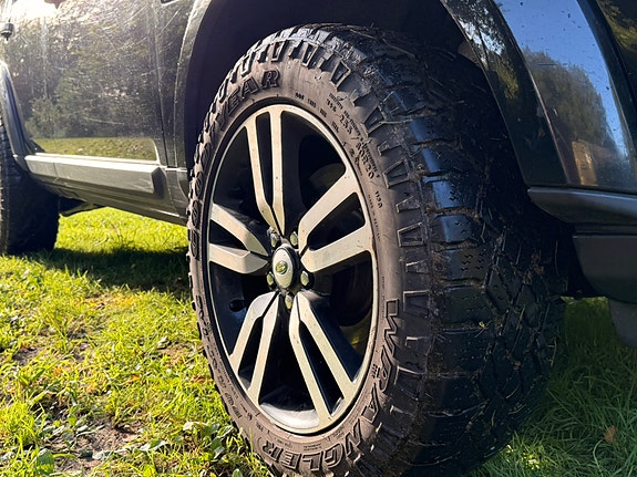 Land Rover Discovery 4 21 of 26