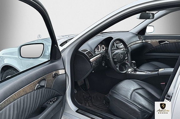 Mercedes-Benz E320 15 of 22