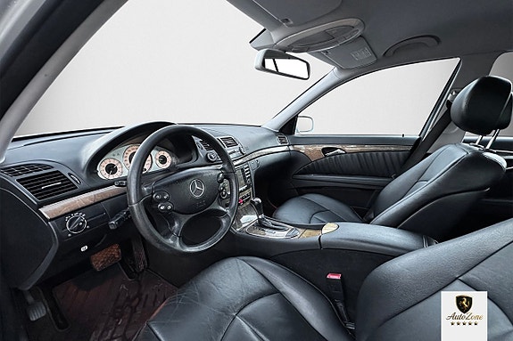 Mercedes-Benz E320 16 of 22