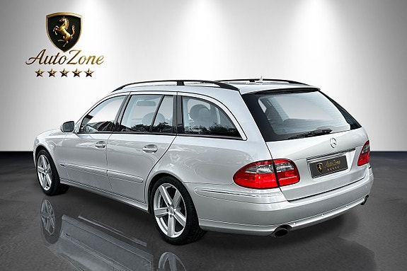 Mercedes-Benz E320 7 of 22