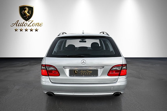 Mercedes-Benz E320 12 of 22