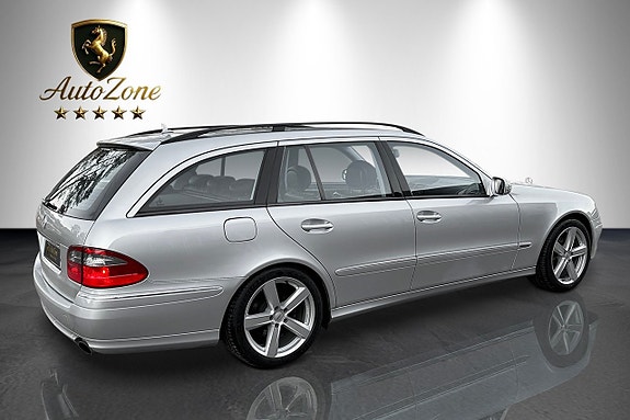 Mercedes-Benz E320 13 of 22