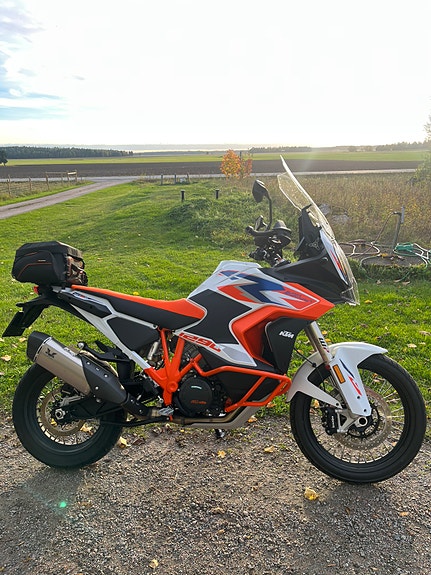 KTM 1290 SUPER ADVENTURE R 2 of 8
