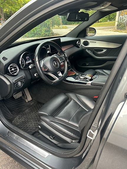 Mercedes-Benz C180 3 of 8