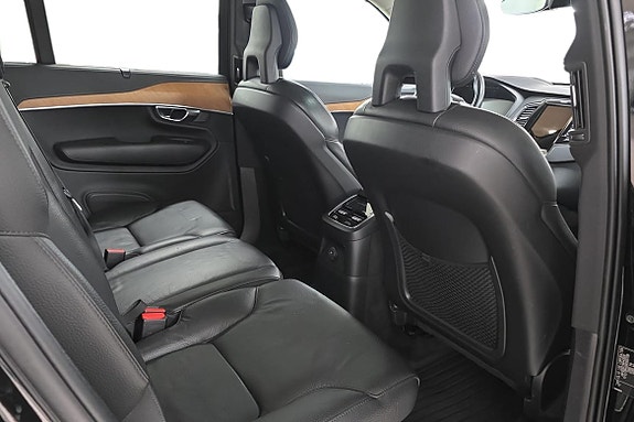 Volvo XC90 9 of 25