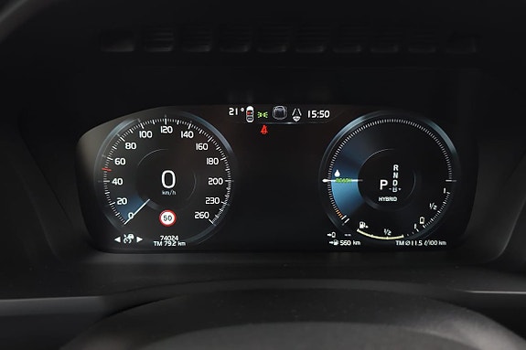 Volvo XC90 16 of 25