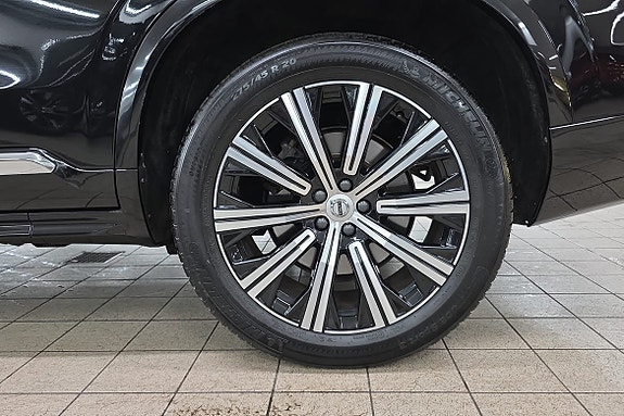 Volvo XC90 17 of 25