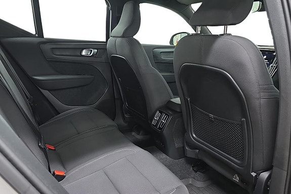 Volvo EX40 9 of 22