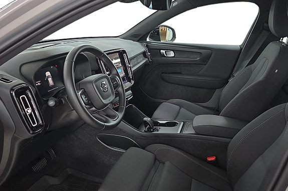 Volvo EX40 14 of 22