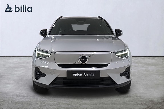 Volvo EX40 6 of 22