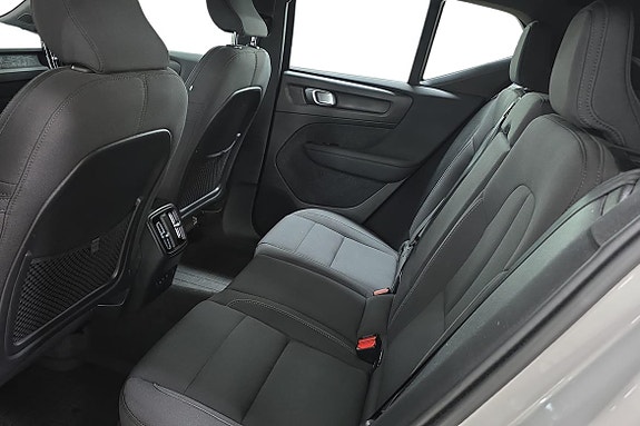 Volvo EX40 13 of 22