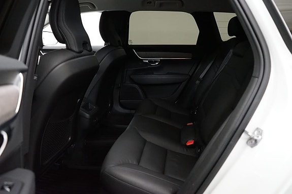 Volvo V90 Cross Country 7 of 22