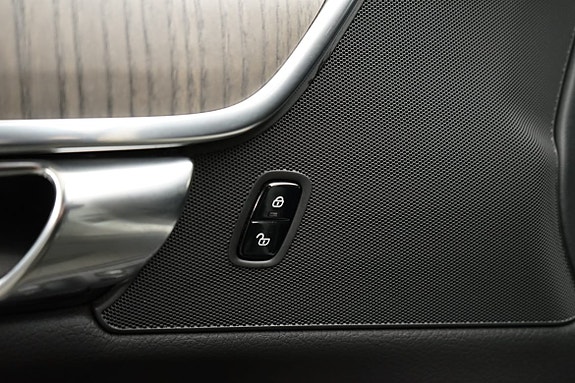 Volvo V90 Cross Country 12 of 22