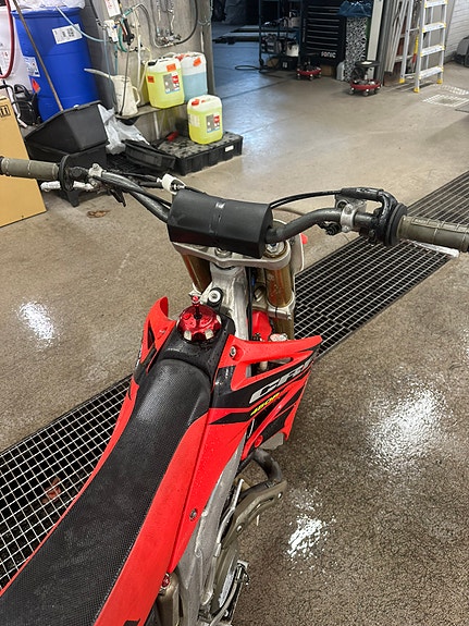 Honda CRF 450r 5 of 6