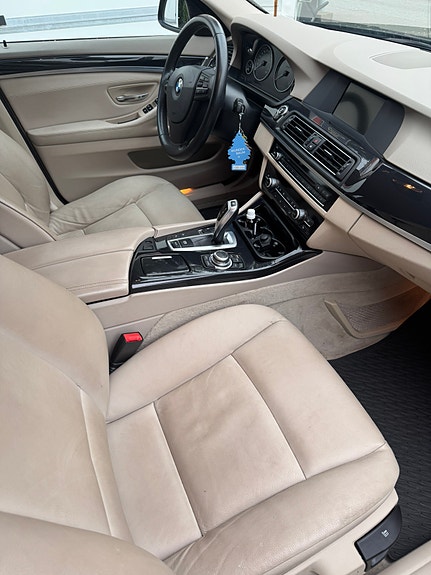 BMW 525d 3 of 4