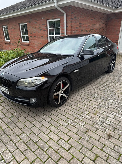 BMW 525d 2 of 4
