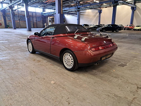 Alfa Romeo Spider 2 of 11