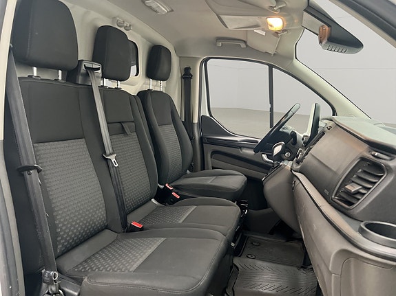 Ford Transit Custom 26 of 30