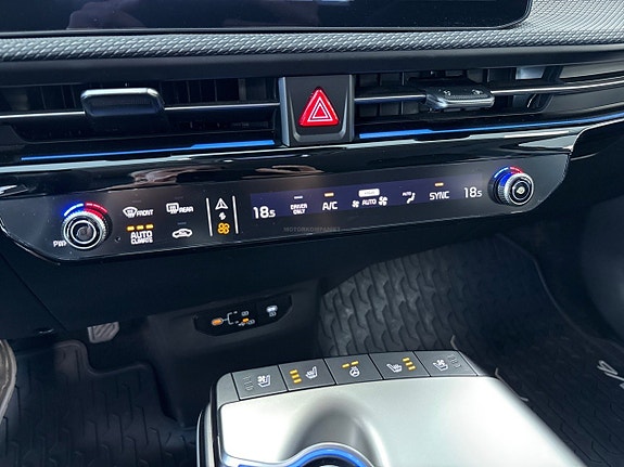 Kia EV6 14 of 17