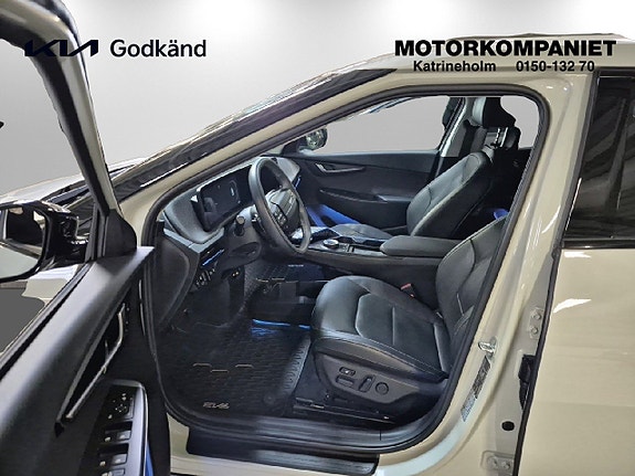 Kia EV6 8 of 17
