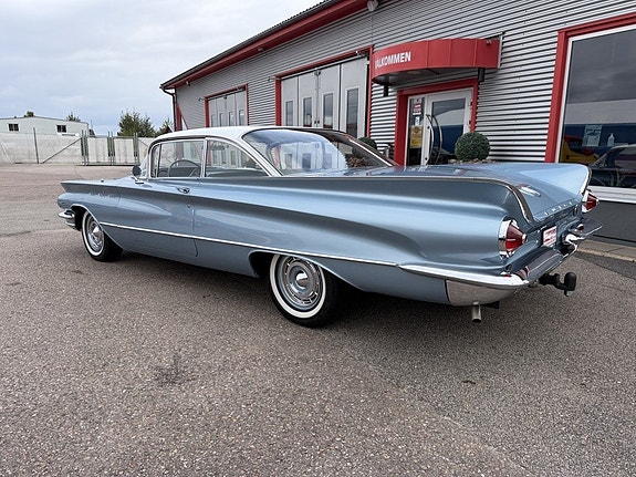 Buick Invicta 4 of 30