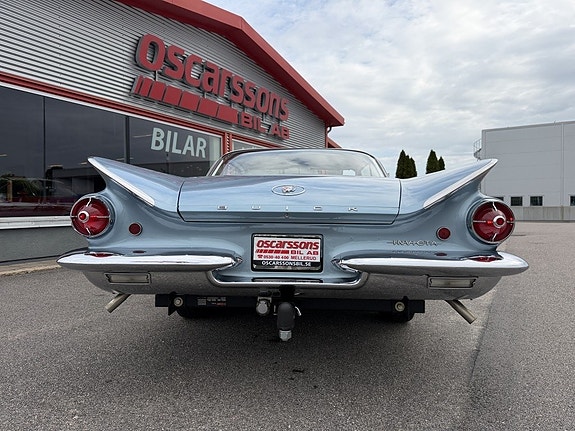 Buick Invicta 10 of 30