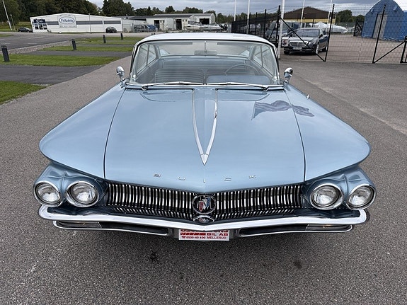 Buick Invicta 12 of 30
