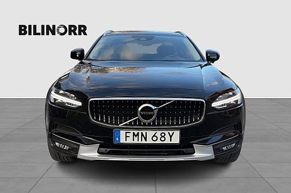 Volvo V90 Cross Country 5 of 11