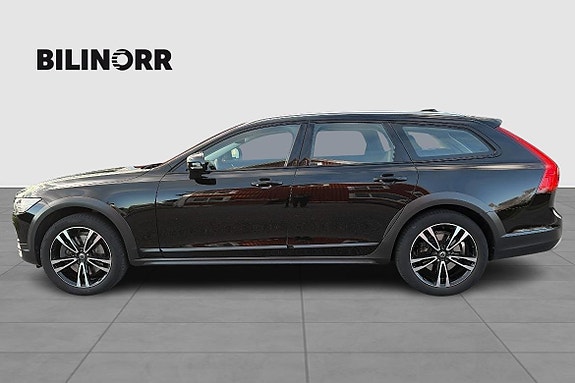Volvo V90 Cross Country 3 of 11