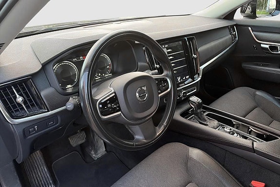 Volvo V90 Cross Country 7 of 11
