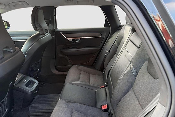 Volvo V90 Cross Country 8 of 11