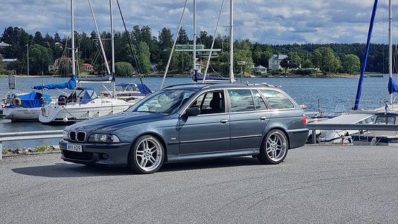 BMW 540i 3 of 27
