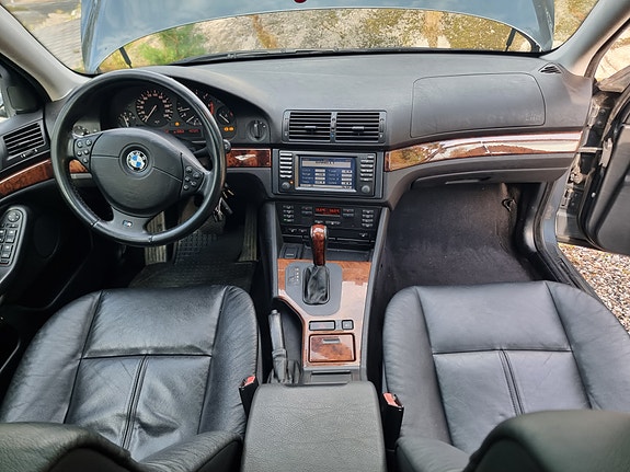 BMW 540i 18 of 27