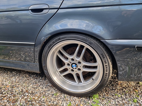 BMW 540i 11 of 27