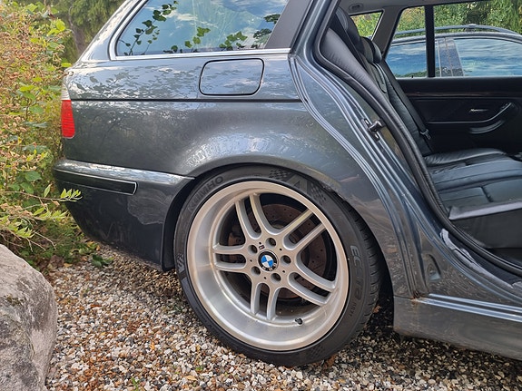 BMW 540i 12 of 27