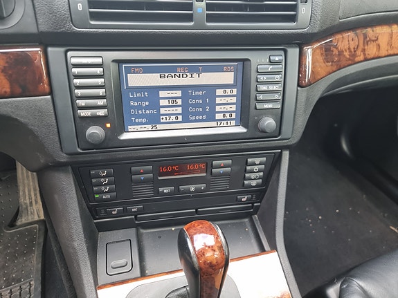 BMW 540i 21 of 27