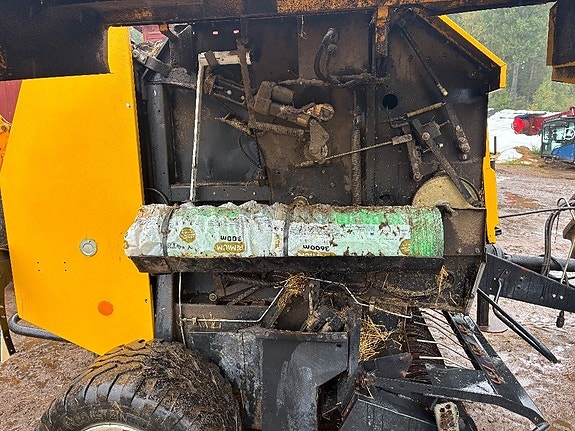 New Holland BR 6090 RC 9 of 12