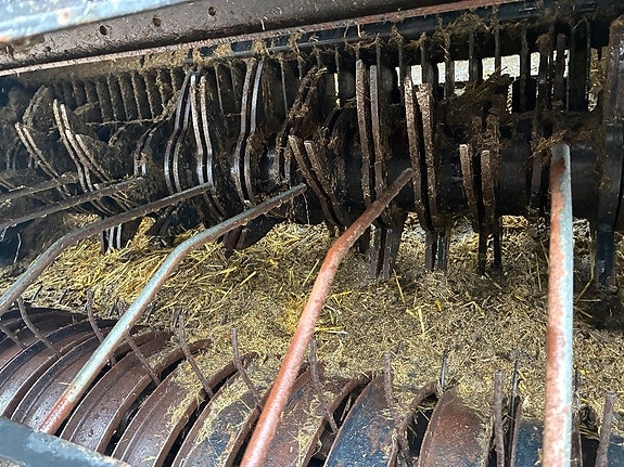New Holland BR 6090 RC 5 of 12
