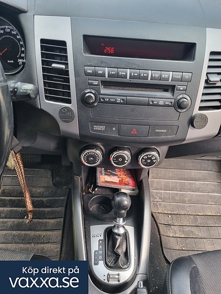 Mitsubishi Outlander 24 of 30