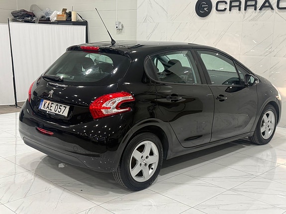 Peugeot 208 16 of 17