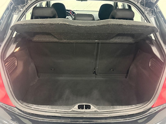 Peugeot 208 17 of 17