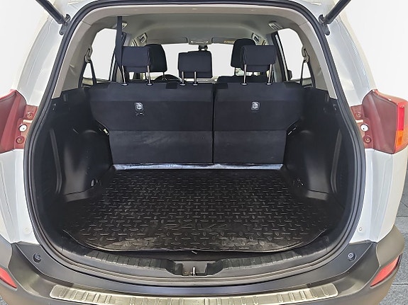 Toyota RAV4 10 of 10