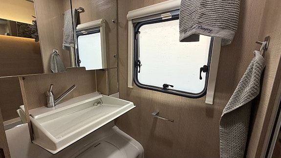 Adria Adora 753UK 15 of 19